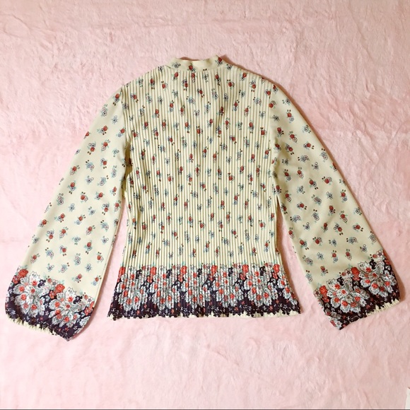 Vintage 1960s Floral Pleated Bow Blouse - Picture 2 of 8